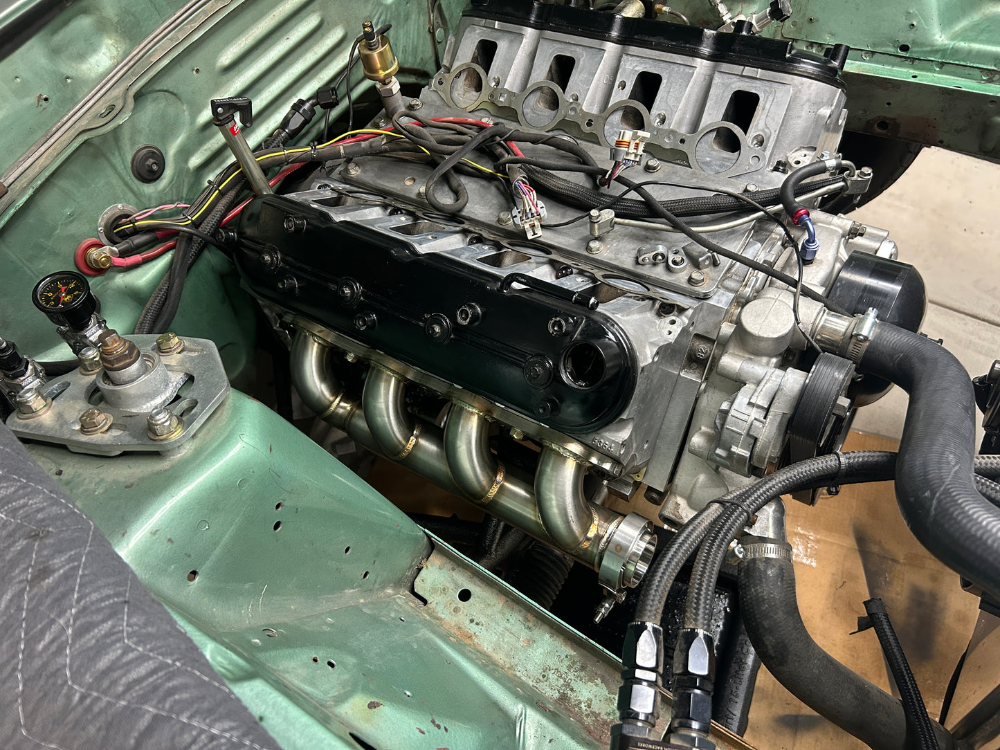 Mayhem Dual V band Manifolds 2" outlet