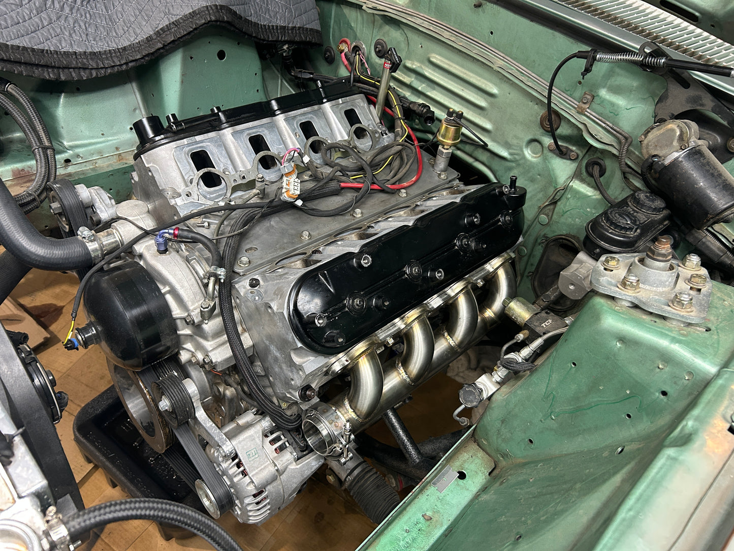 Mayhem Dual V band Manifolds 2" outlet